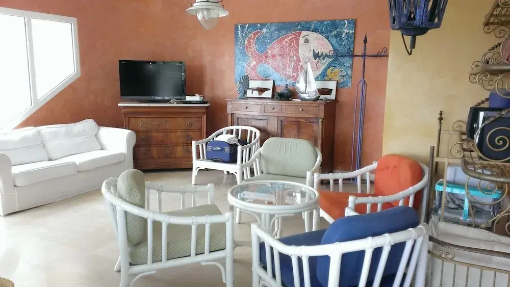 Cannes-SuperCannes-GolfeJuan--VILLA ALAMP--Vue mer exceptionnelle méditerranée et Cap d'Antibes--4 à 6 chambres--6 SDB--7 WC--Piscine sans vis à vis--Superbe rooftop panoramique--Terrasses--Cuisine américaine--Grand Living 100m2--Courts séjours possibles-