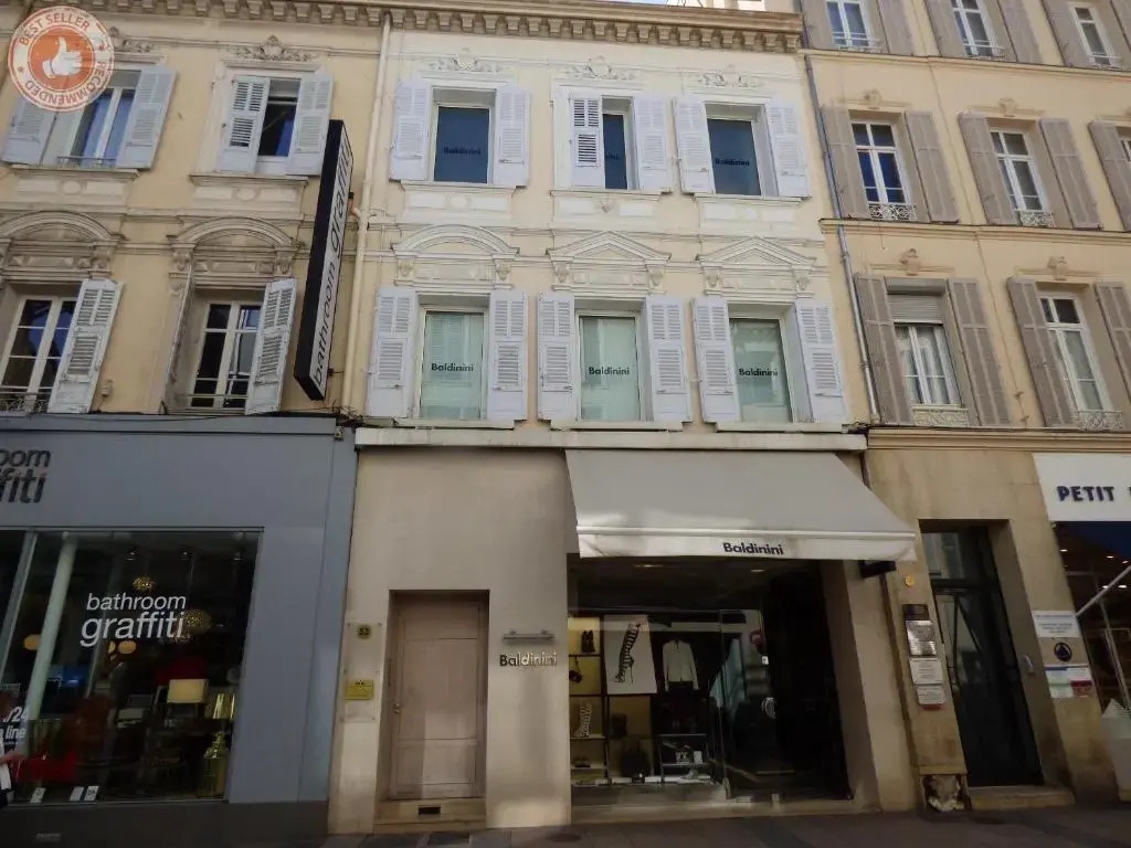 ALC - A523 - 4 min PALAIS AND BEACHES