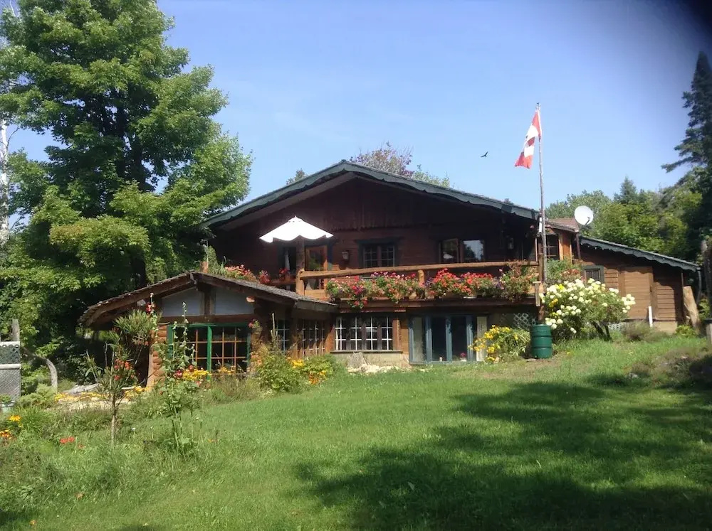 Cedarwood Lodge