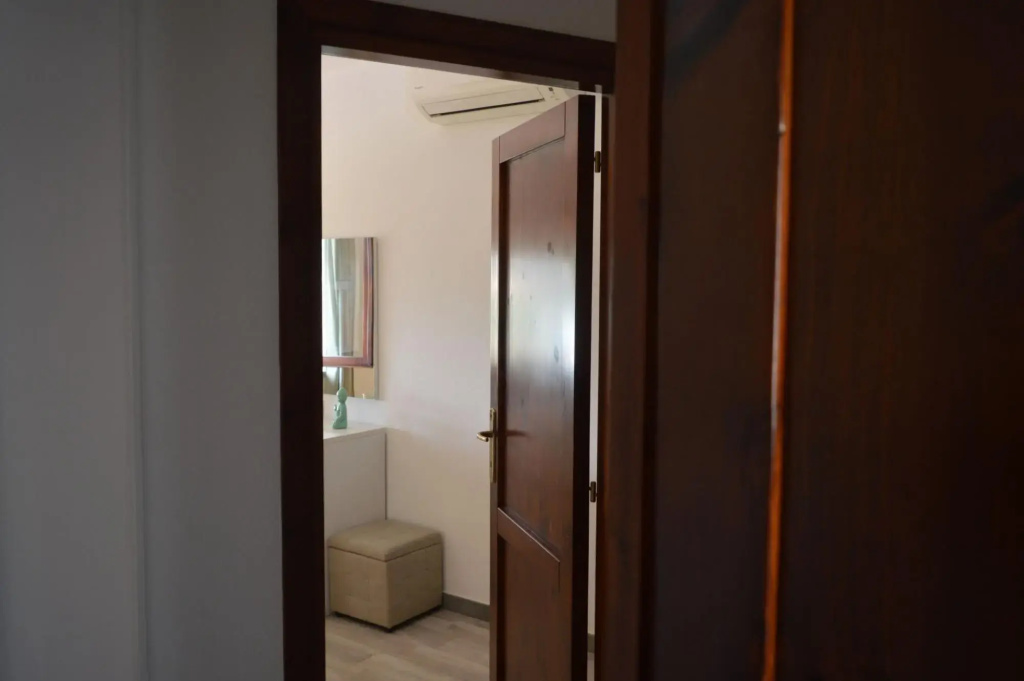 Seafront house in Porto Taverna, independent and 100 meters from the beach with a beautiful view of-Casa Porto Taverna