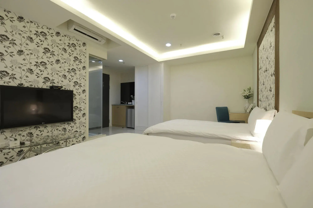 LJ Hotel