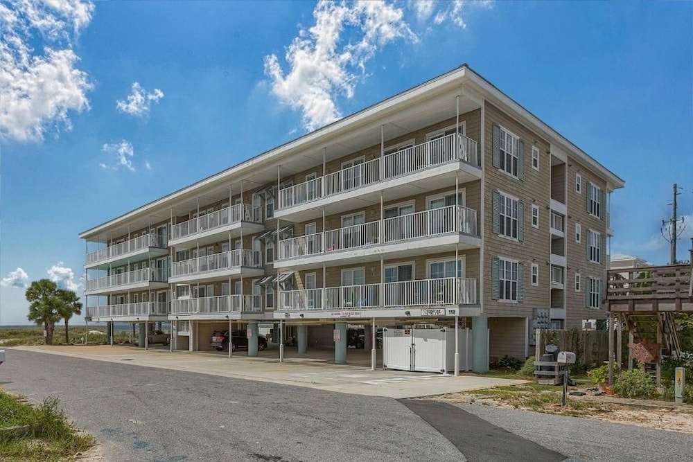Surfside 8