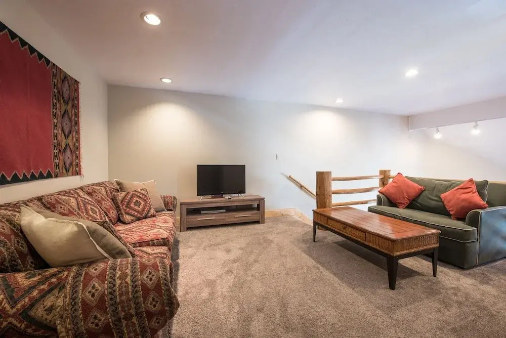 Newly Remodeled Paradise 3 Bedroom Condo - No Cleaning Fee! by RedAwning