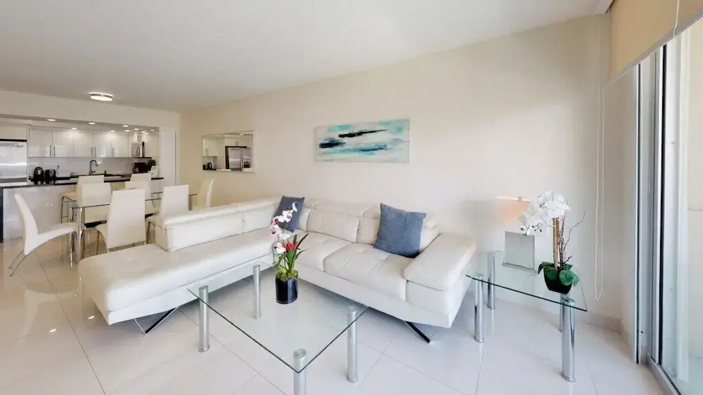 Premium 1 Bedroom +den Ocean View Or925