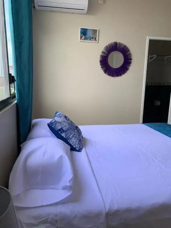 Reef Hostel Manta