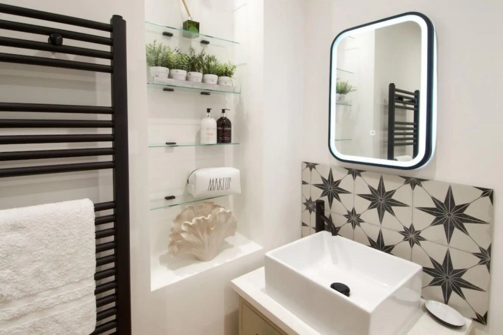 Knightstone Apartment