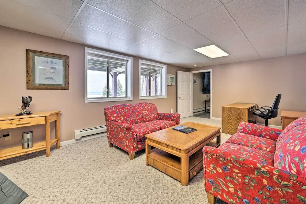 Spacious Lakefront Home with Sunroom and Bar