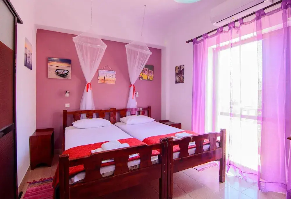 Savas Rooms