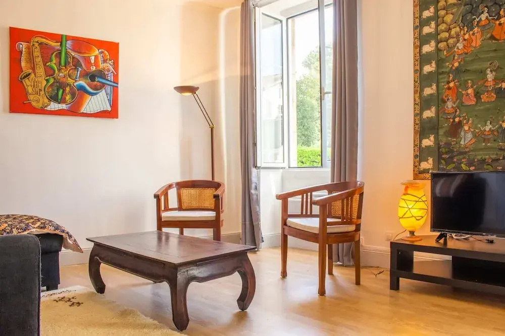 Spacious 3-bdr Apartment Near La Grande Plage