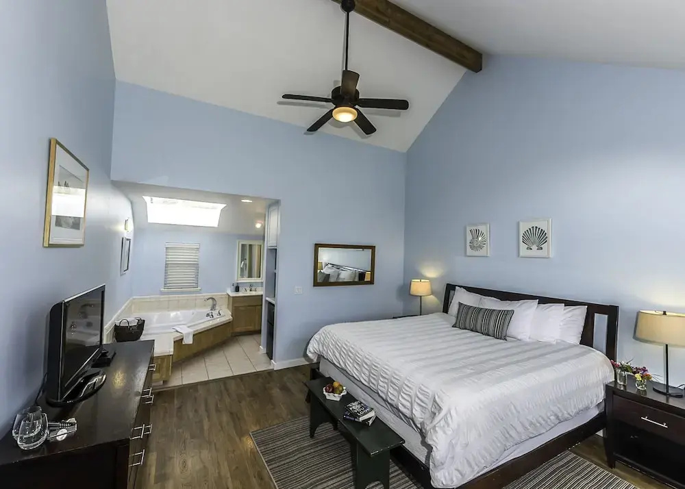 Inn at Schoolhouse Creek