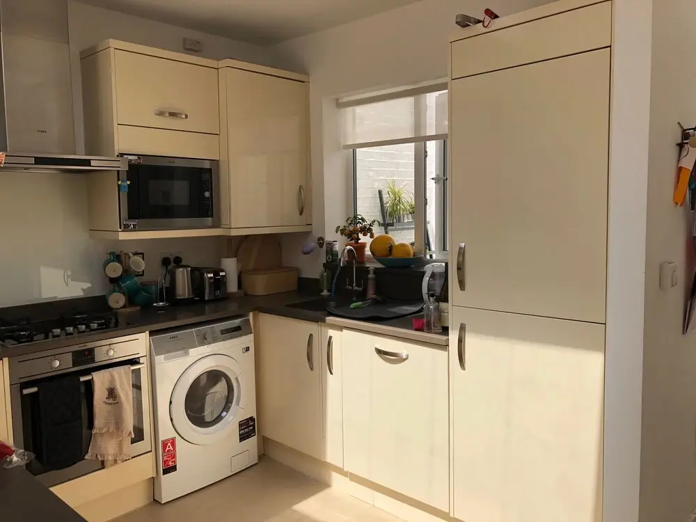 The Spacious Fitzjohn’s Road Apartment - RKC