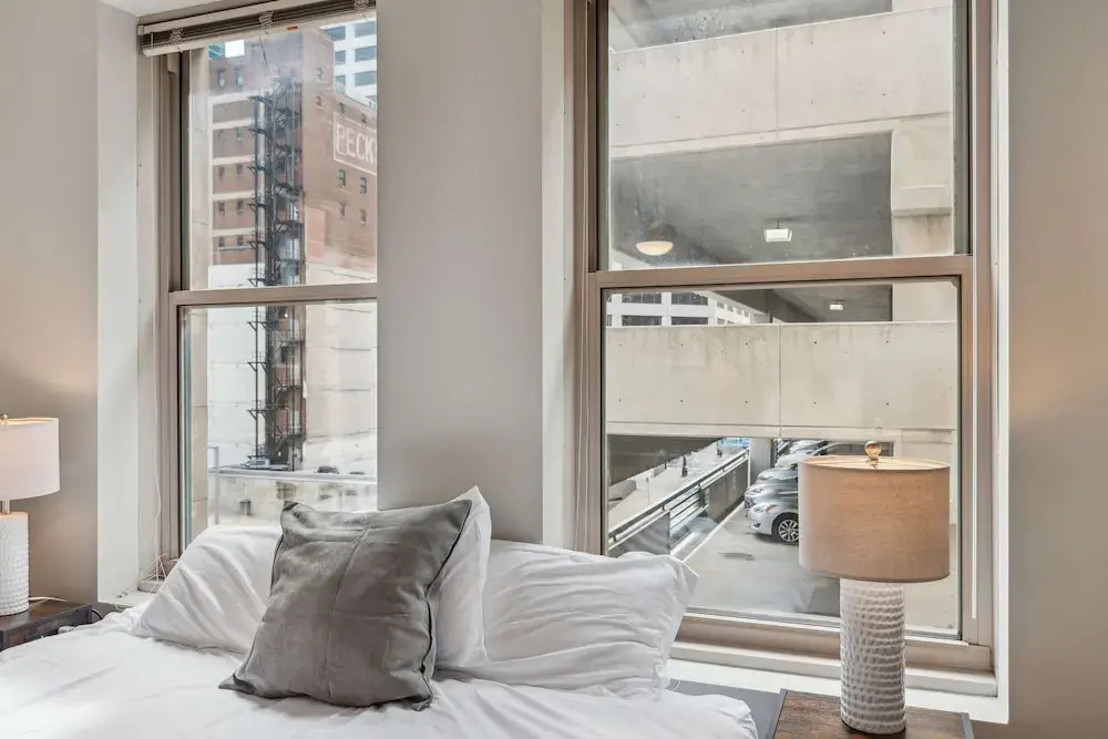 Spacious 2BR Downtown Retreat