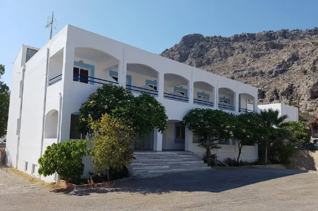 Pals Studios Pefkos