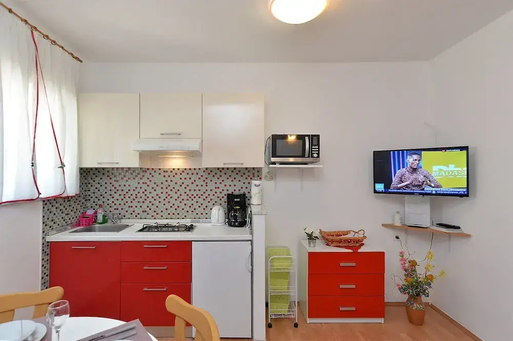 Apartment 358