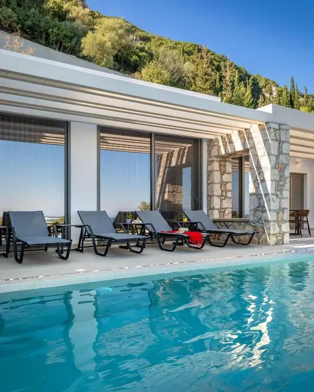 Z 4 LUXURY VILLAS