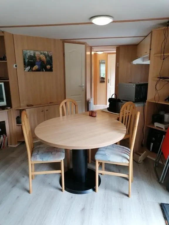 Chalet 4-6 Personen Epe F15 Van alle gemakken voorzien Max aantal volwassen personen bedraagt 4