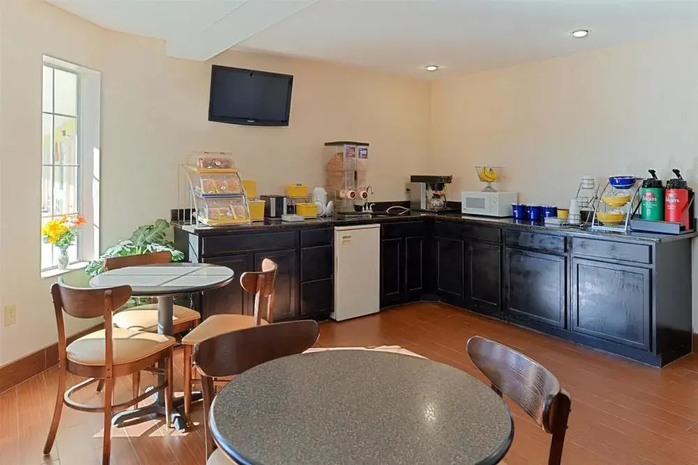 Americas Best Value Inn & Suites