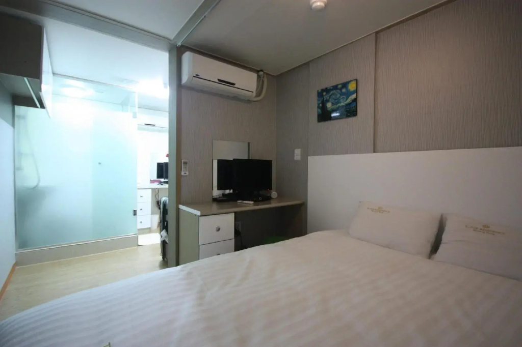 K Pop Residence II