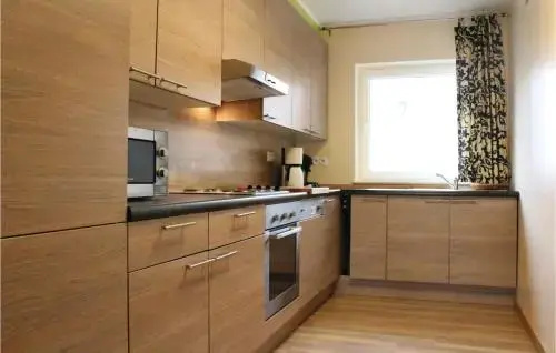 Four-Bedroom Holiday home Homsemstraat 83