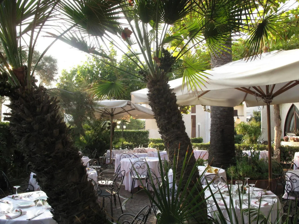 BAJAMAR BEACH HOTEL