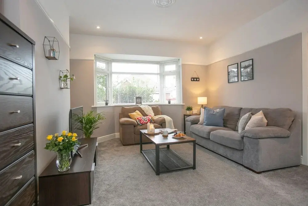 3 Bedroom House with Parking Bournemouth