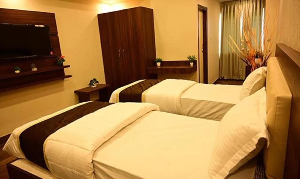 FabHotel Grand Falcon