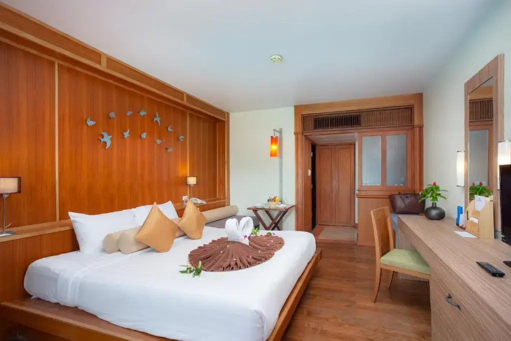 Seaview Patong Hotel