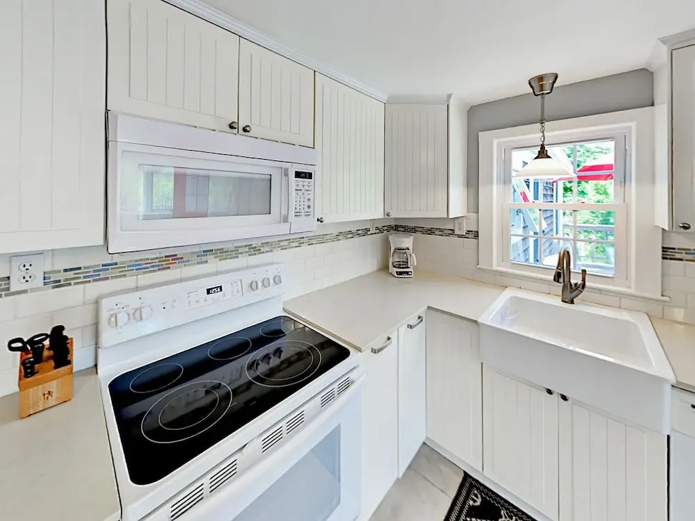 25 Doane Home 3 Bedrooms 2 Bathrooms Home