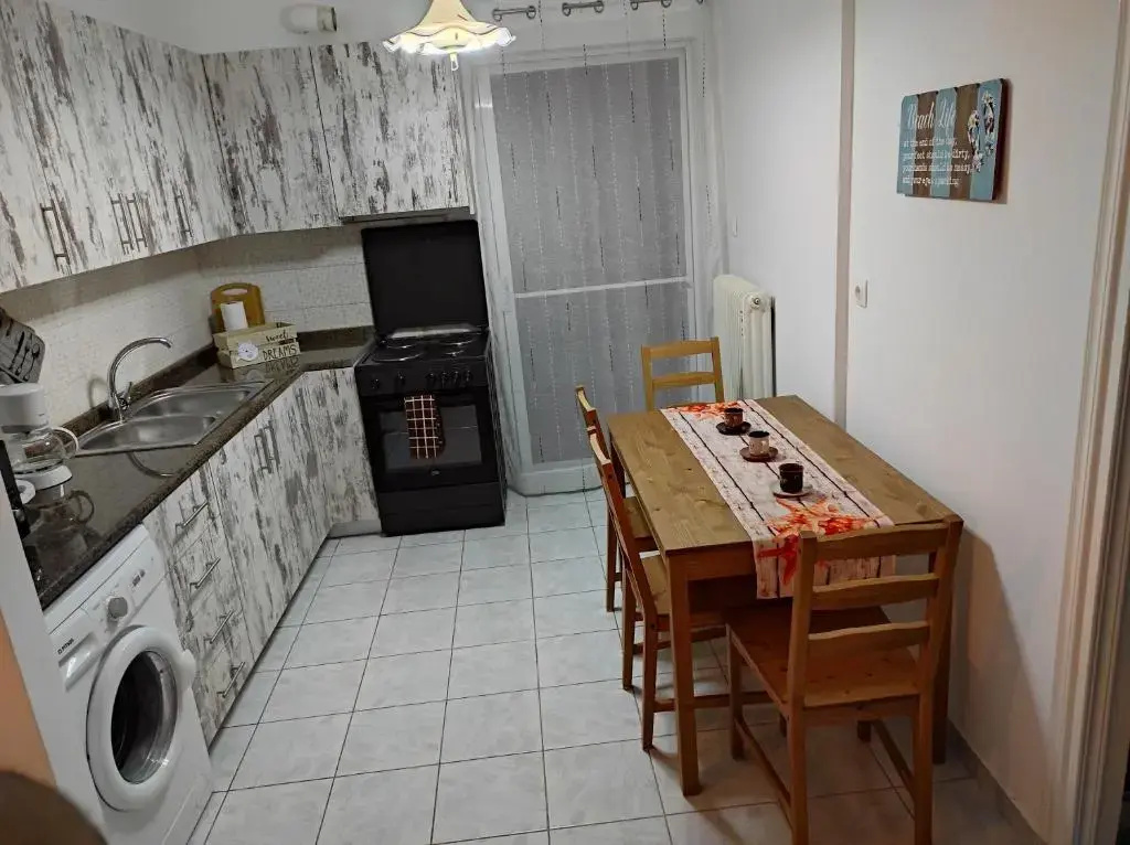 Emerald- 2 -Bedroom Apartment in Preveza