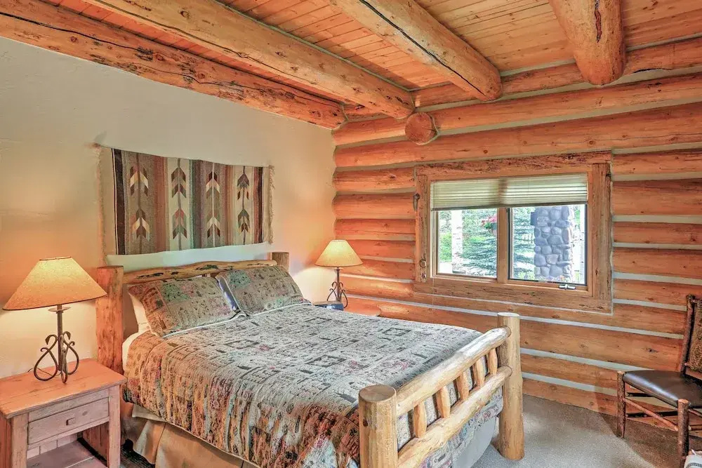 Ski-in/ski-out Telluride Home w/ Deck & Hot Tub!