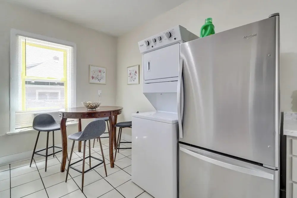 2 Mi to Old Town Abq: East Downtown Triplex Unit