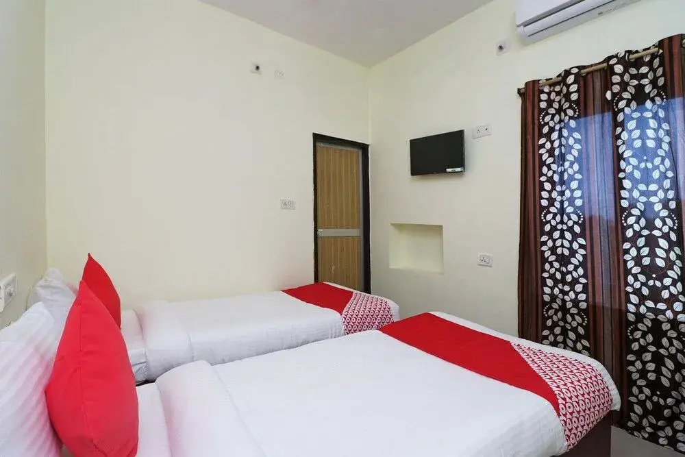 OYO 16690 Namo Buddha Hotel