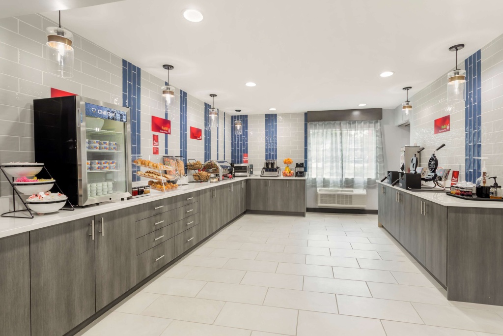 Best Western Plus Cleveland Inn & Suites