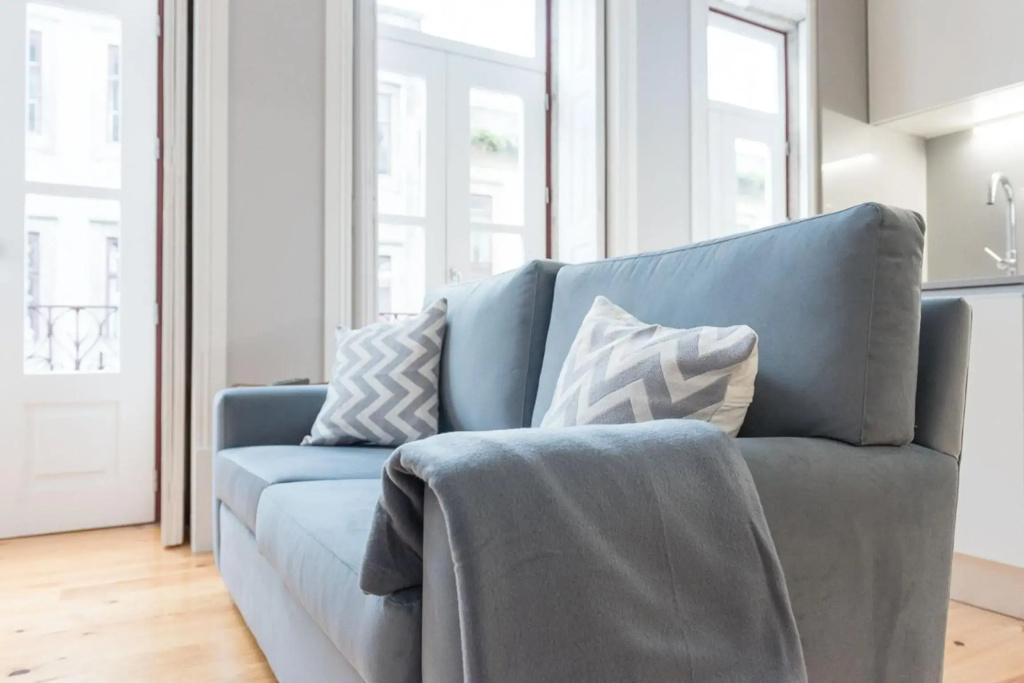 LovelyStay - Porto Windows with AC by central station
