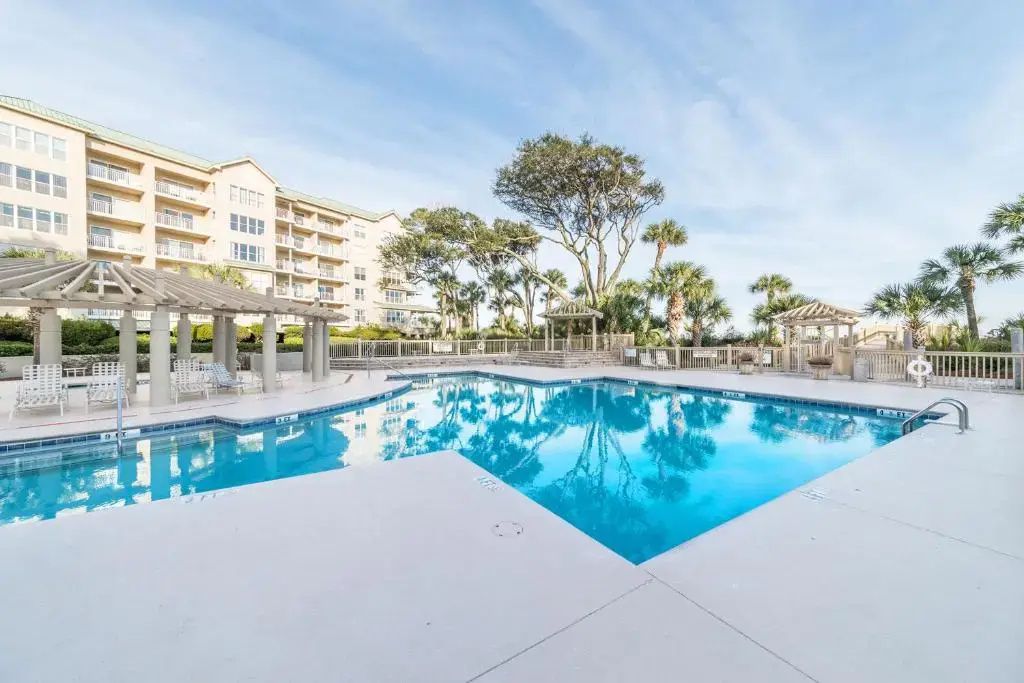 Hampton 6107, 2 Bedroom, Sleeps 6, Large Pool, Oceanfront View