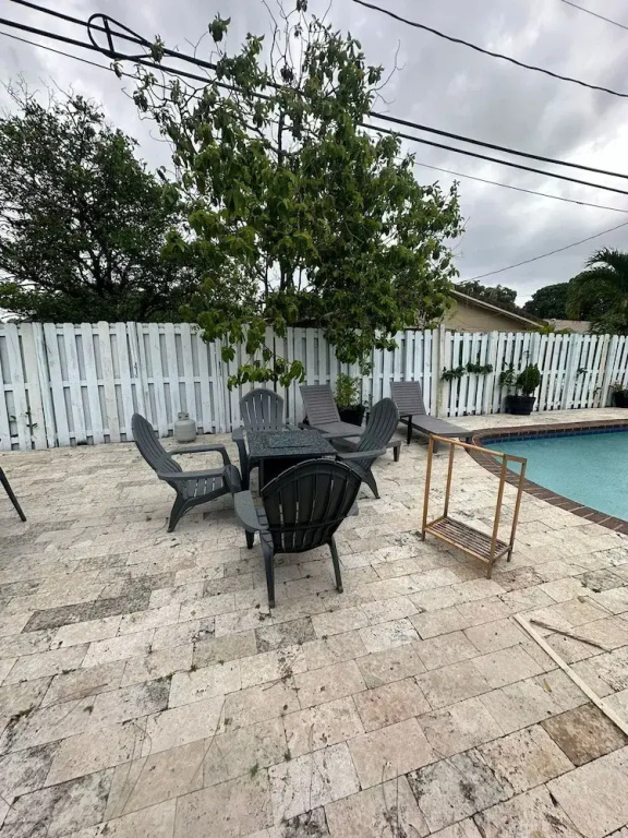 Relaxing 4BR 2BA Home With Wifi and Private Pool in Fabulous Fort Lauderdale