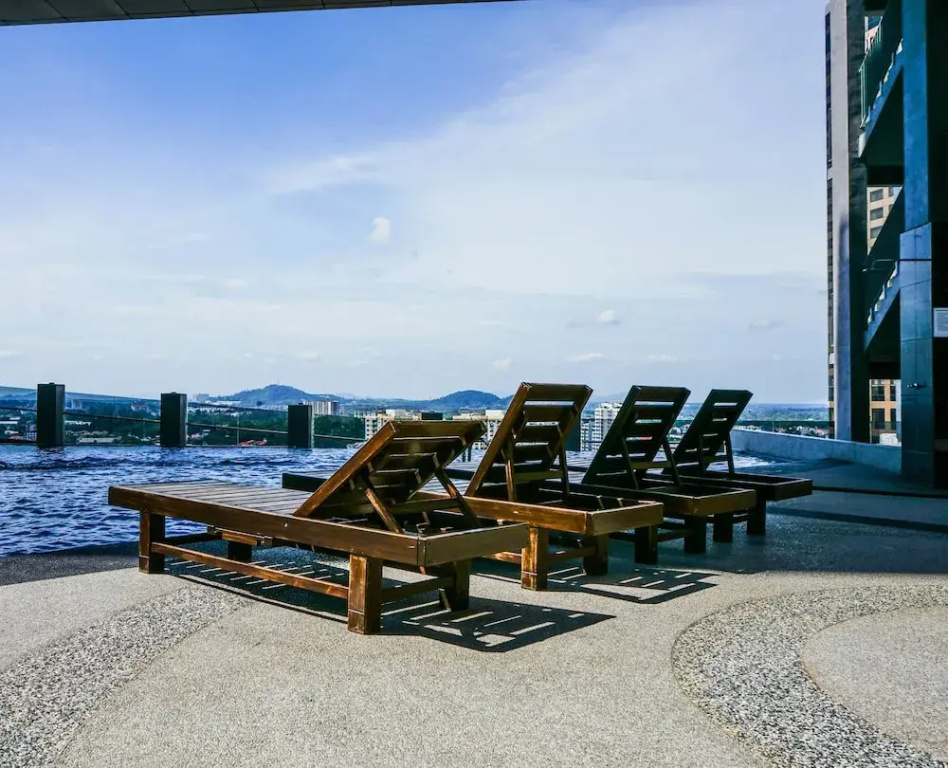 Imperio Residence Seafront by Perfect Host