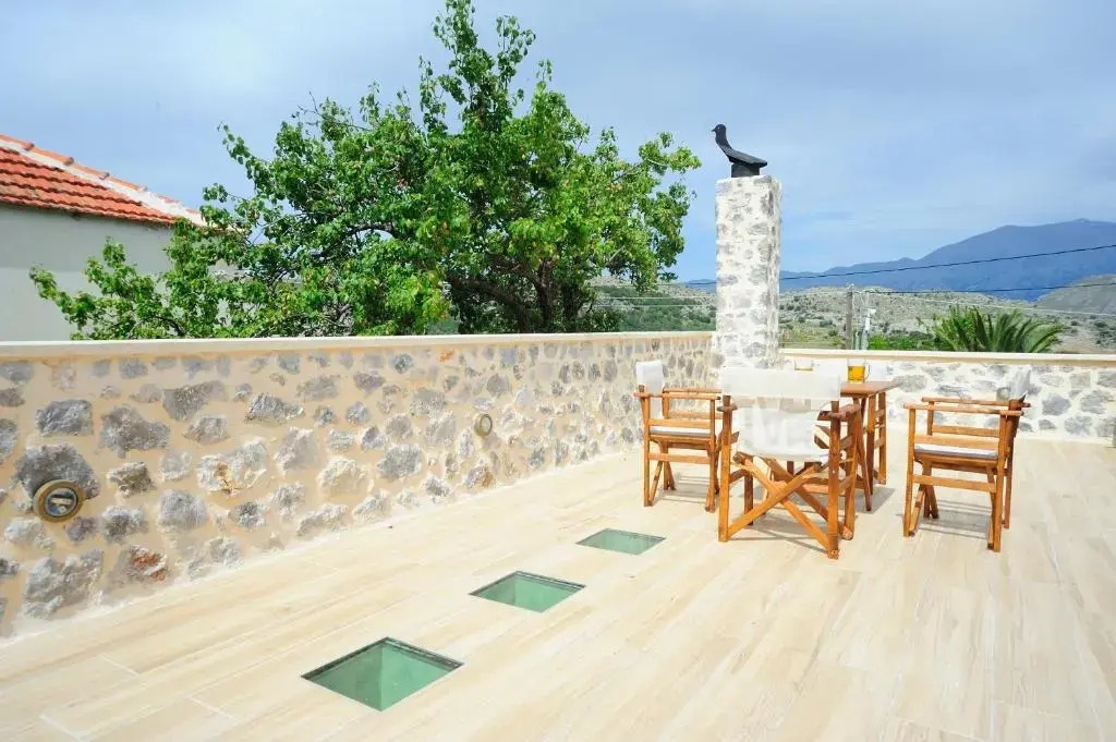 Hawk Villa, nature essence, By ThinkVilla