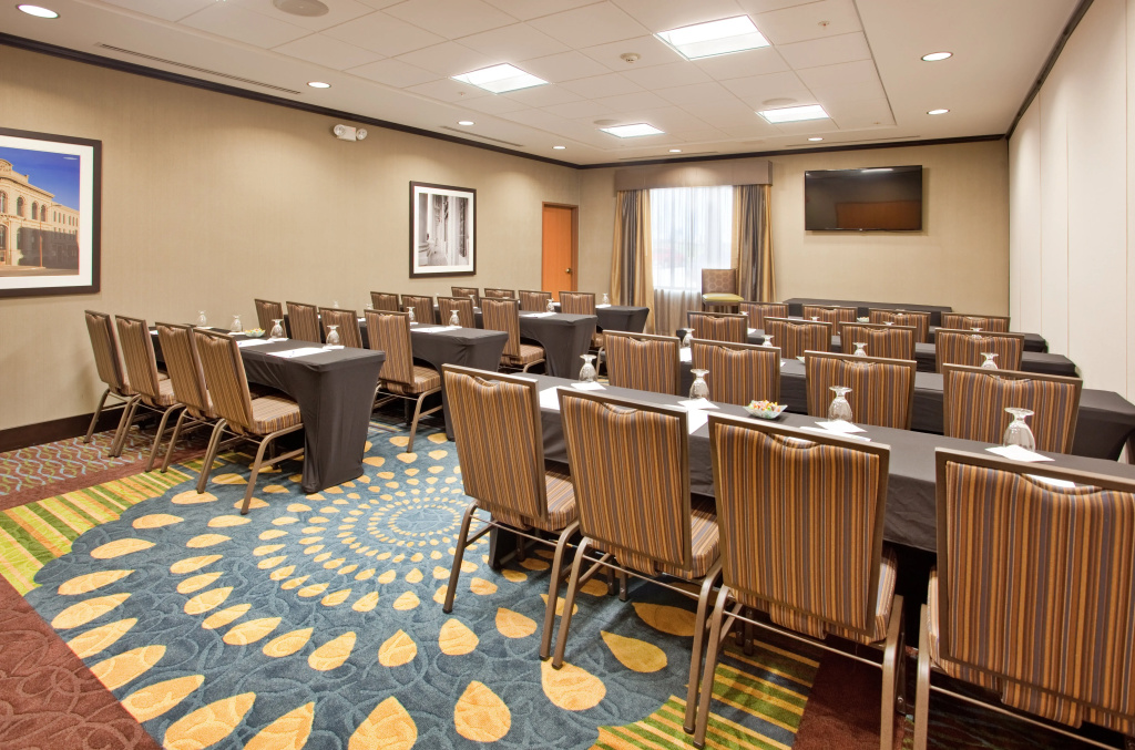 Holiday Inn Exp Stes St. Joseph by IHG