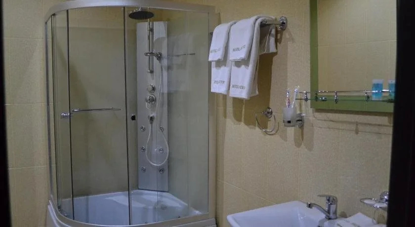 Hotel Patrioti / Патриот