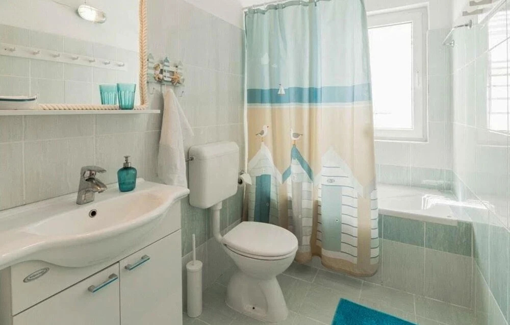 4 Bedroom Lovely Home In Povljana