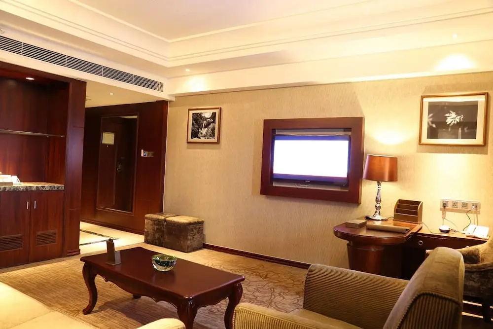Pingjiang Sunshine Bamboo Hotel (Tianyue Bus Station)