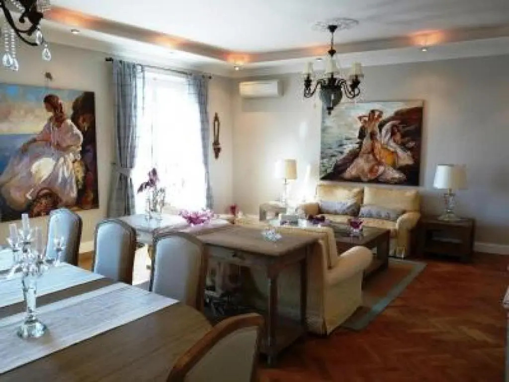 Charming 2 Bedroom apt in Central Cannes Walking Distance to Beaches Croisette and the Palais - 678