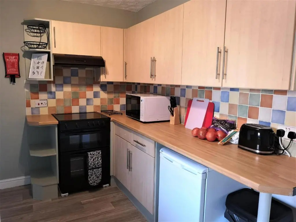 Douglas House, near Hospital, attractive and comfy 2 bedroom House with enclosed yard to rear