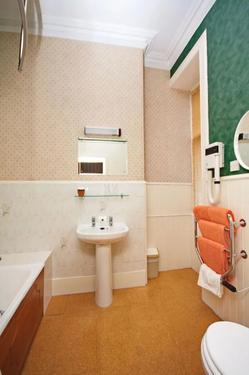 Birchwood Hotel