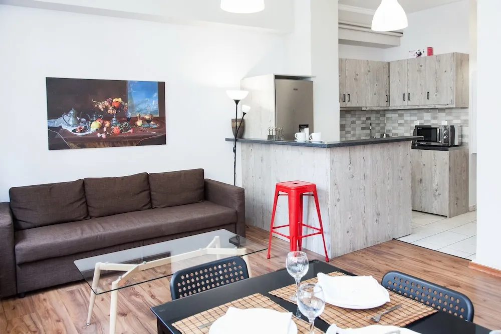 Modern-deluxe central apt in Athens