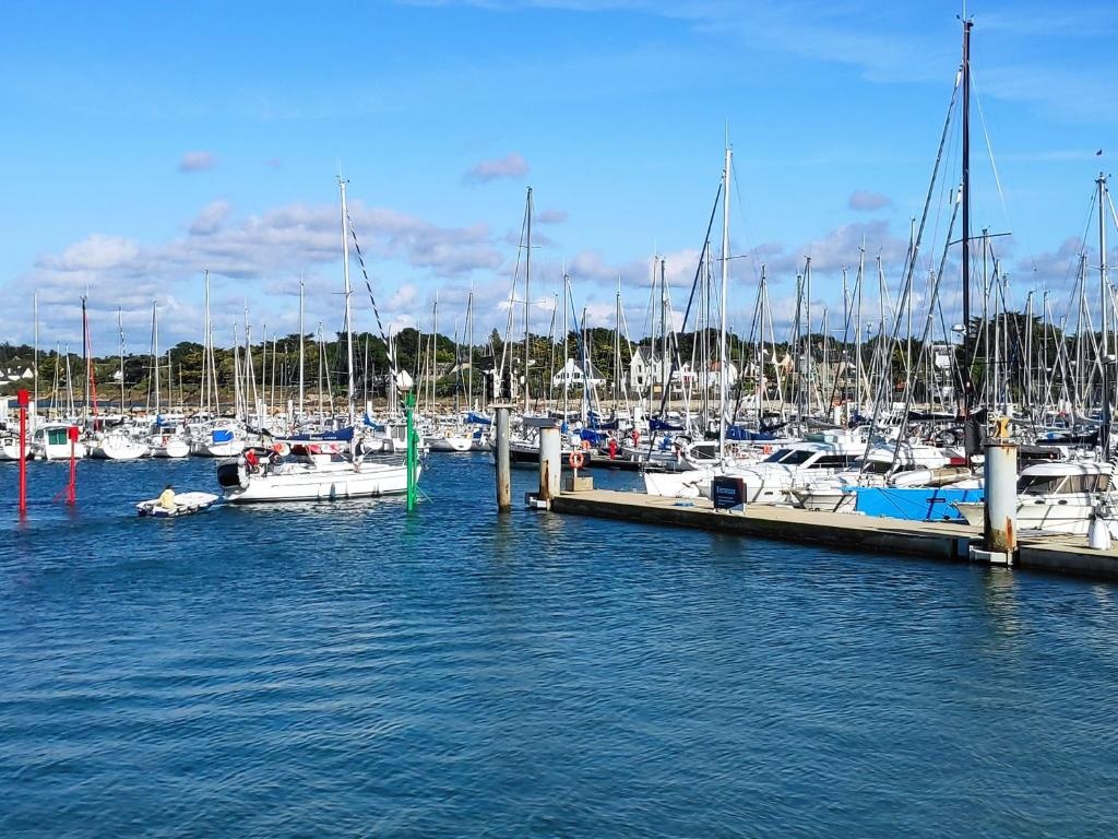 Gîte charmant à 800 m de la mer avec jardin clos, équipements bébé, et parking privé - FR-1-306-857