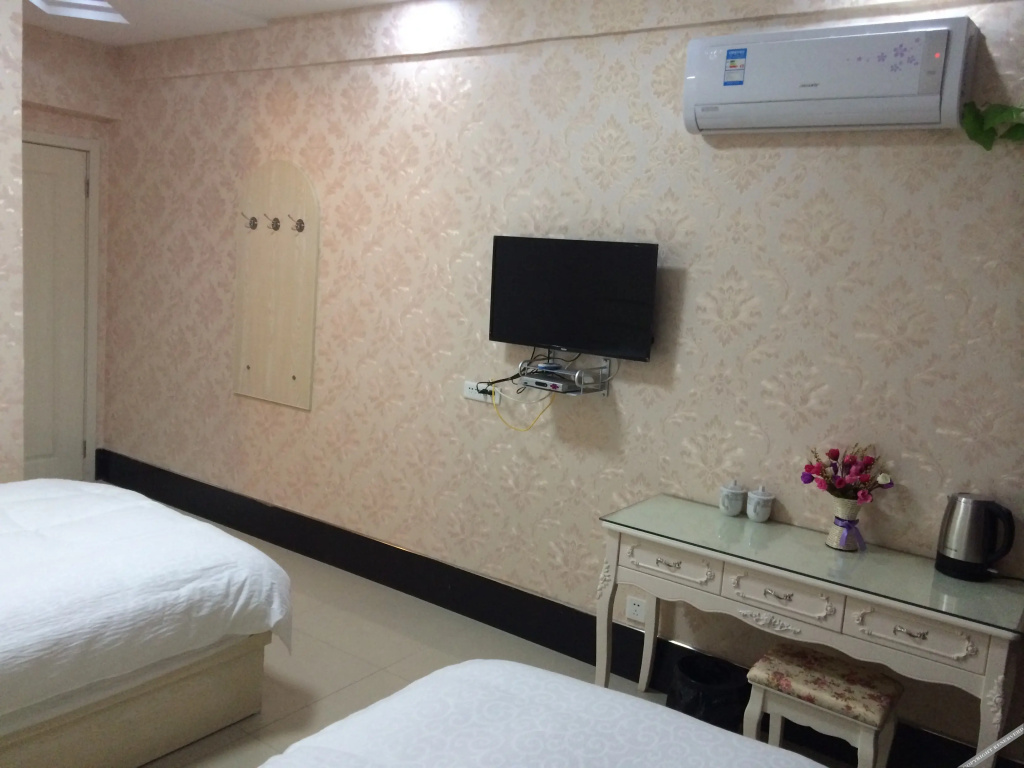 Linquan Wenming Hostel
