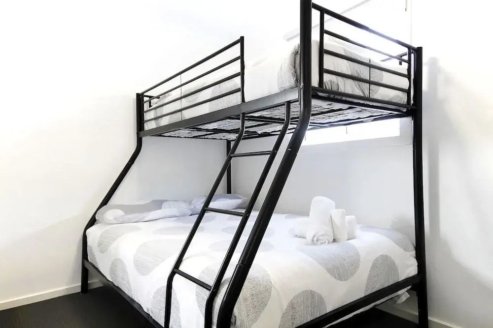Apartments 521