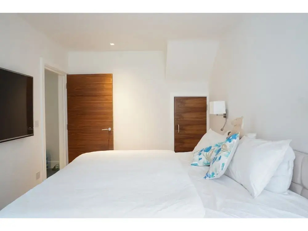 Modern, Spacious 2BR Flat in Oxford
